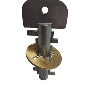 Vintage Puzzle Makers International Captive Key Maze Used